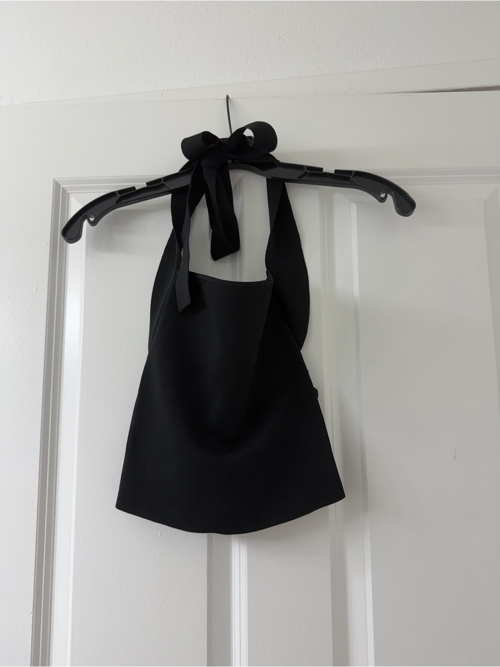 Alice + Olivia Black Halter Shoulder Top with Tie Strapi
